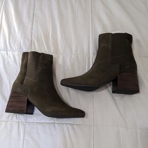 Blondo Scarlette Waterproof Suede Ankle Boots